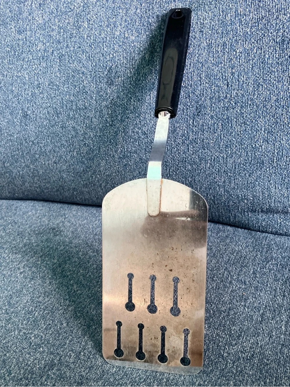 Vintage EKCO Extra Long Slotted Keyhole Spatula Chrome Black Plastic Handle 11”